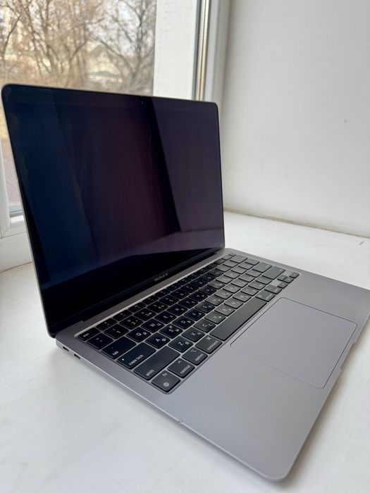 MacBook Air 2020 M1 13″ 8GB/256GB SSD для ваших найкращих рішень