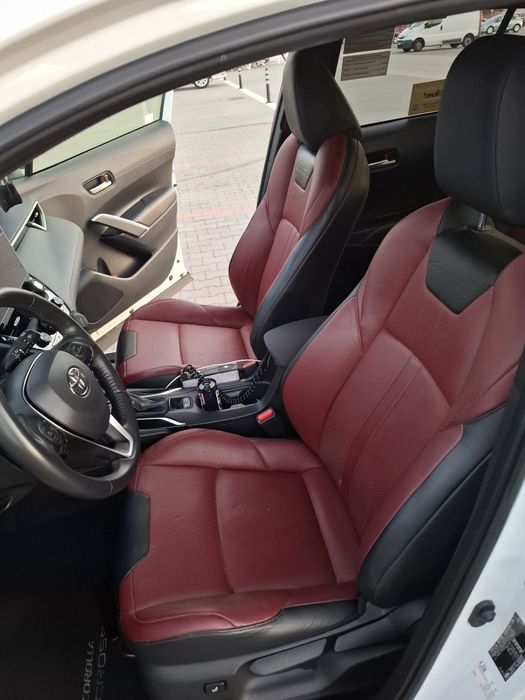 Fotele przód tyl toyota chr