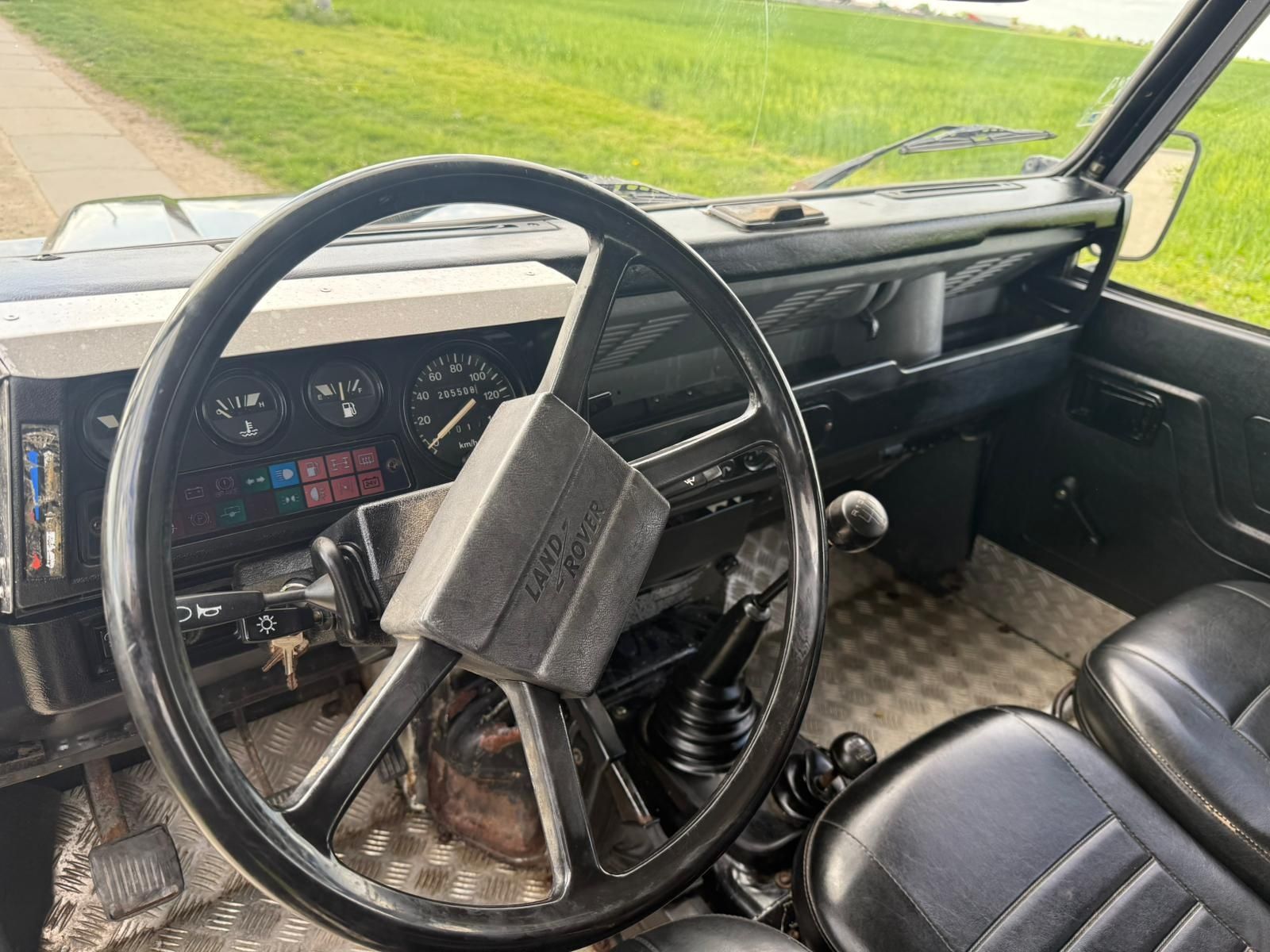 Land rover defender 2.5 TDI 110 kw