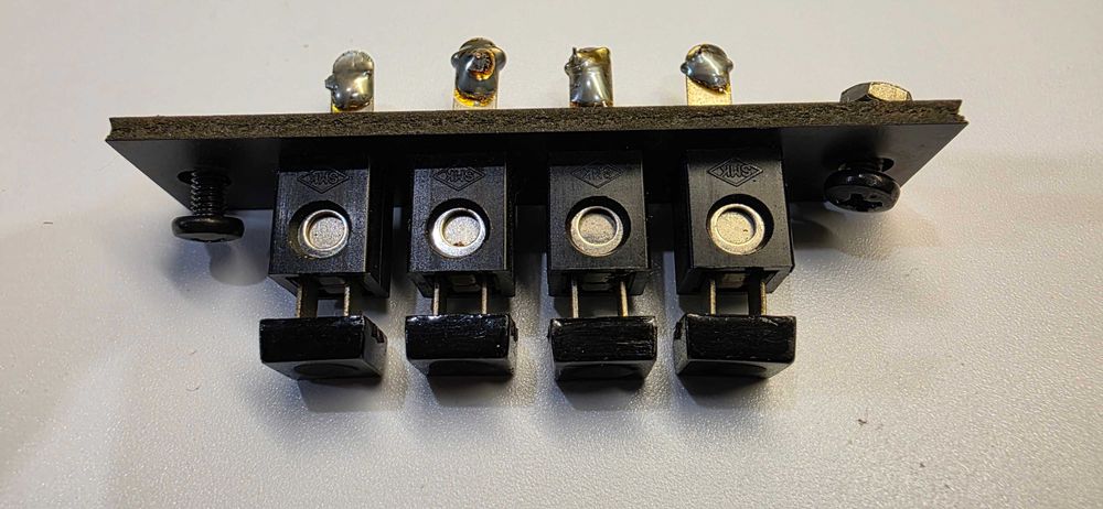 Amplitunery Marantz seria 22xx - oryginalne gniazdo antenowe