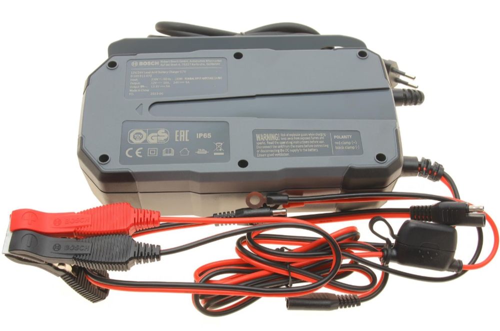 Зарядний пристрій для акумуляторів Bosch C70 12/24V 10A