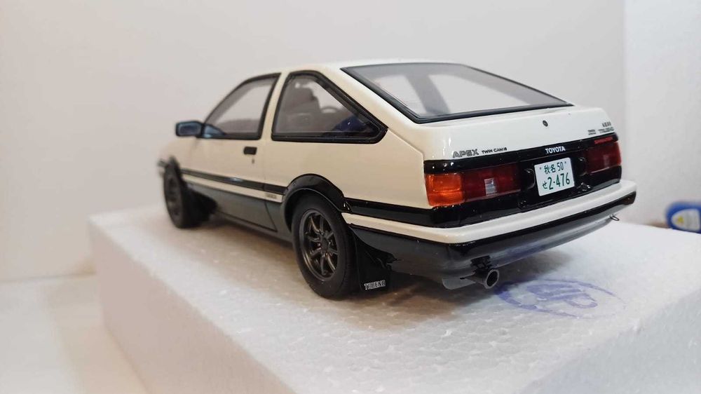 1/18 Toyota Trueno AE86 Initial D OTTO - Ot444