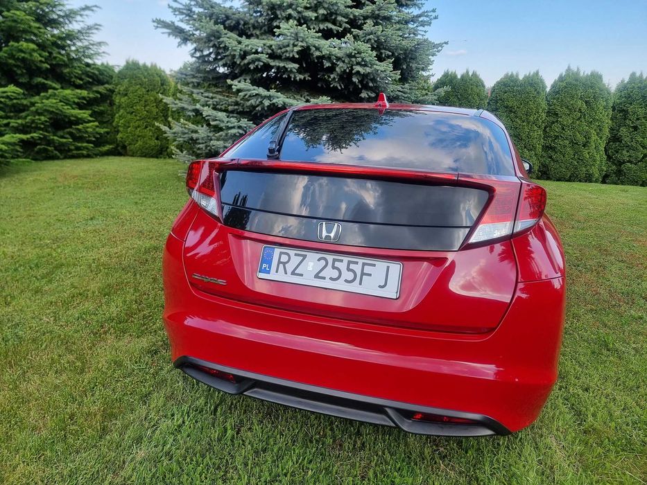 Piękna czerwona Honda Civic 1,8 benzyna 2015 rok
