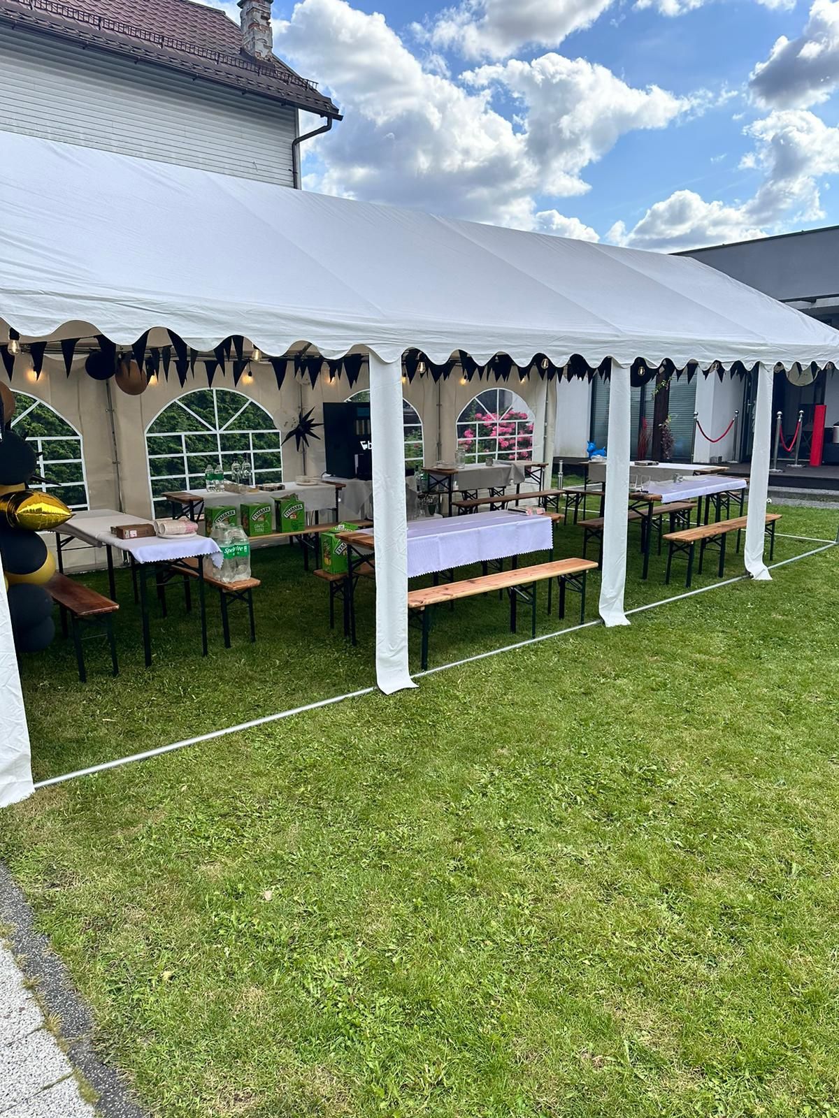 Wynajem namiotu, wynajem namiotów, krzesła, JBL partybox, dmuchaniec,