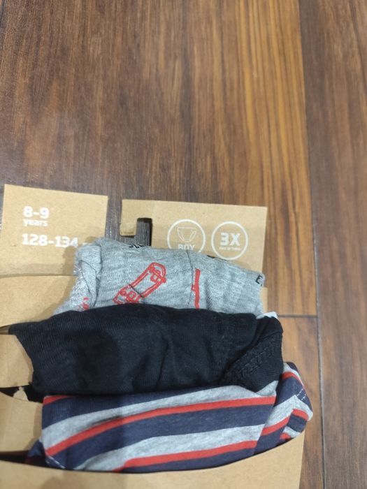Nowe majtki chłopięce coccodrillo r. 128/134