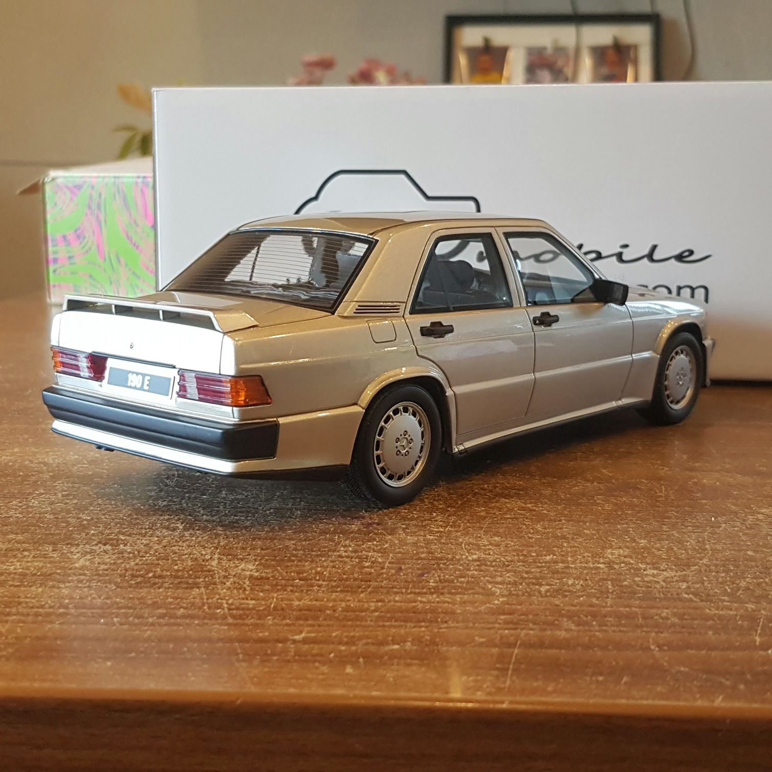 Mercedes W201 190E 2.5 16S Silver Ottomobile 1/18