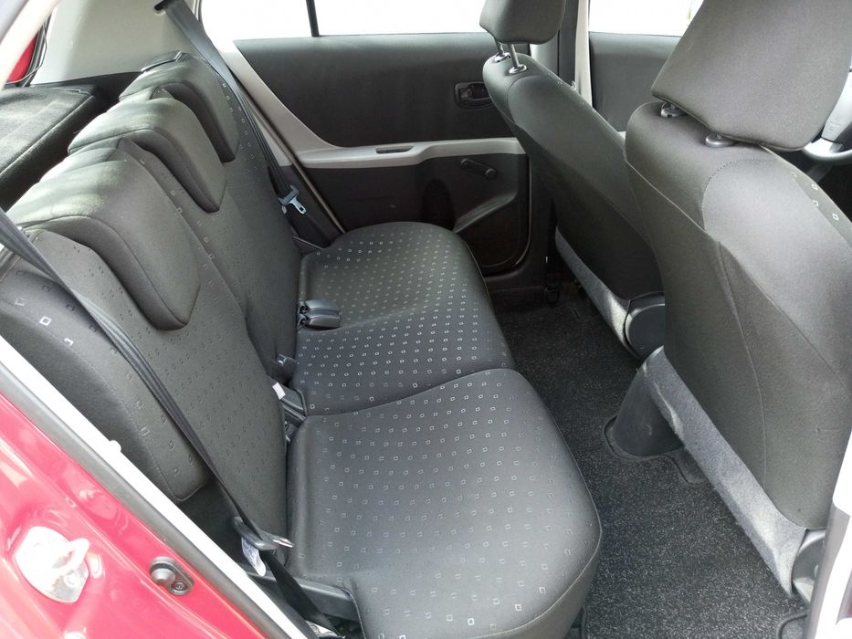 Toyota Yaris 1.3 Benzyna 97000 km przebiegu 2 x koła Kamera