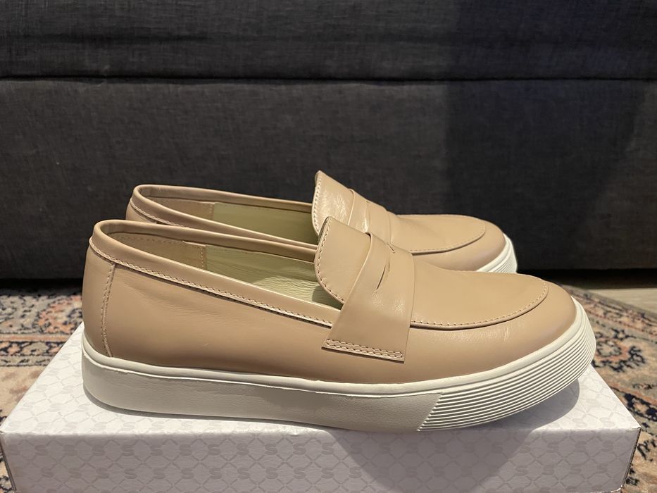 Шкіряні нові бежеві сліпони
