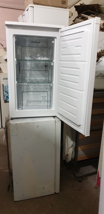 Морозильна камера Vestfrost CMF085W