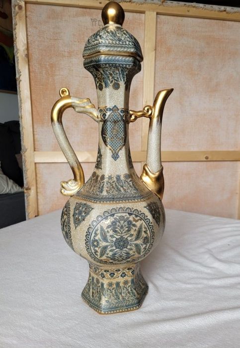 Peça de Cerâmica Artesanal"