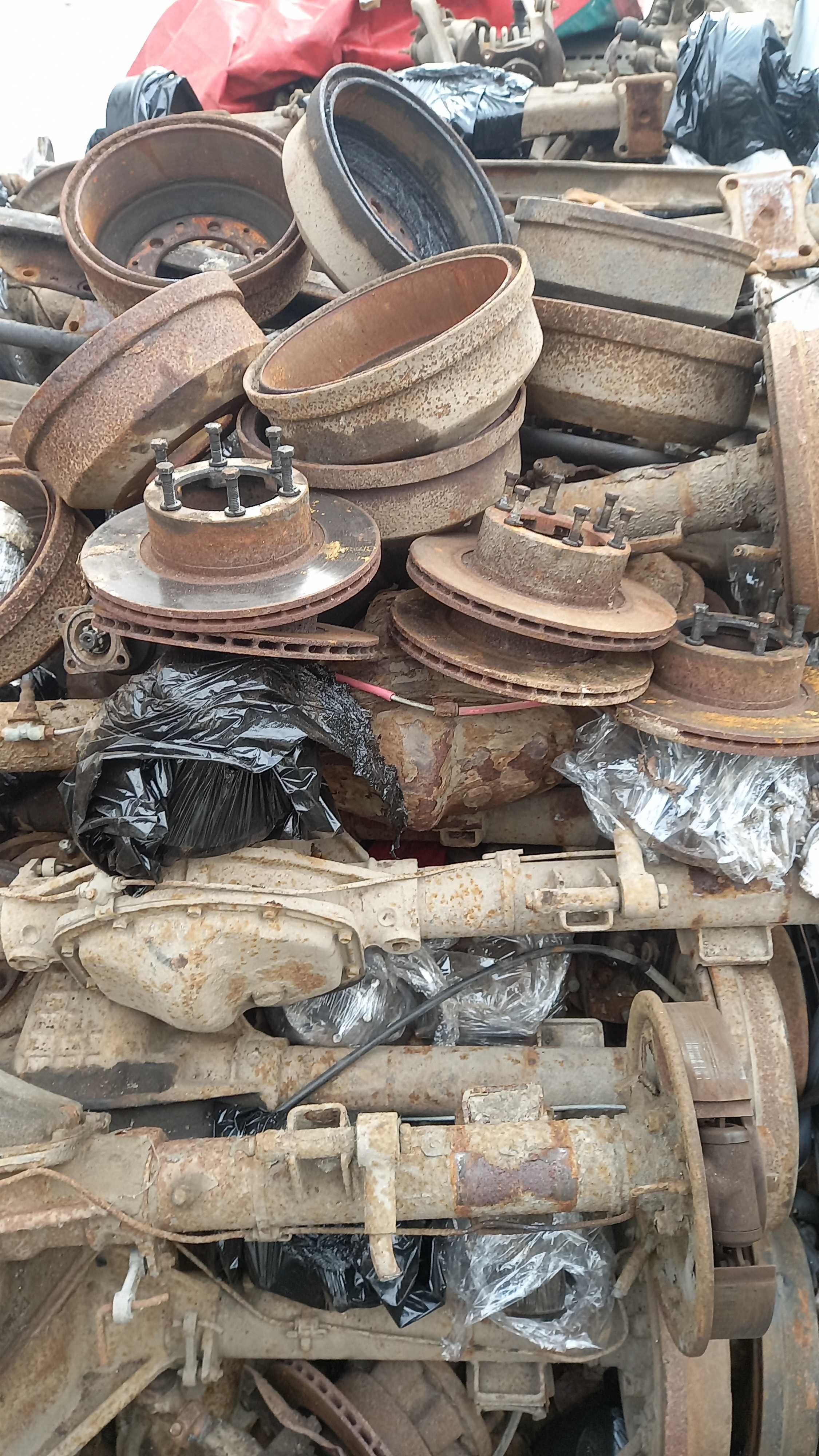 Мости,чулоки,балки,ходови,ступиці барабани, супорта  Газель ,Волга