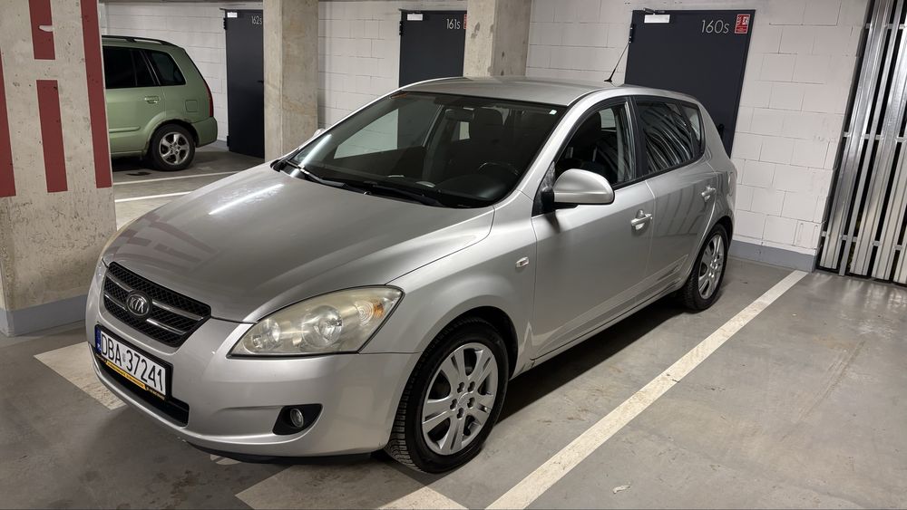Sprzedam kia ceed  w dobrym stanie . 0 wkladu finansowego