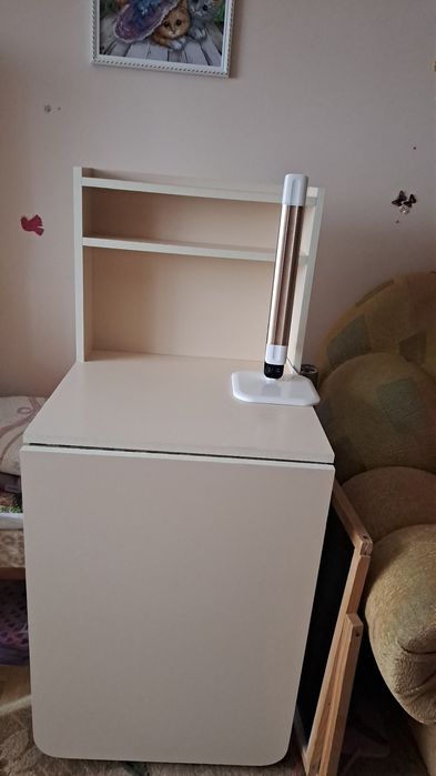 Манік'юрний столик