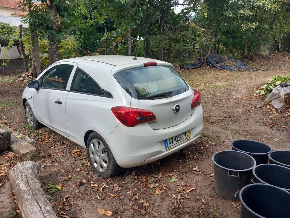 Vendo opel corsa E ano 2015 com 84 mil km