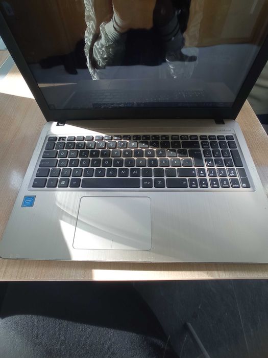 Computador ASUS gold Sonic master usado