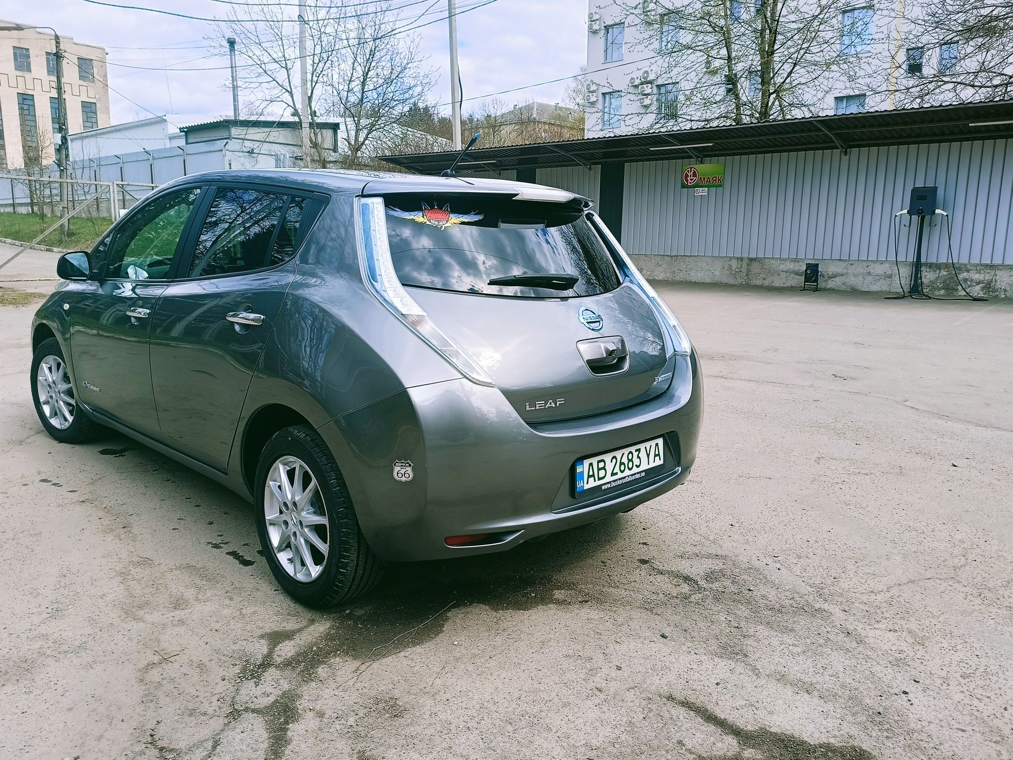 Продам авто nissan leaf