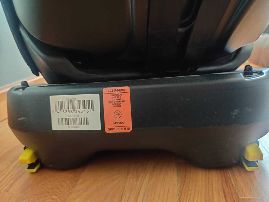 Cadeira Auto 0+/1/2-3 com ISO-FIX muito pouco usada e em bom estado