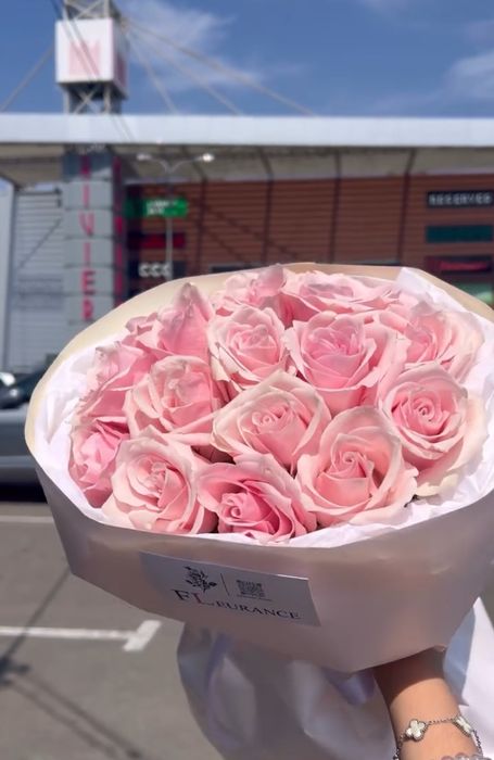 Замовлення букету троянд 51, 101, 201, 301 шт за оптовими цінами