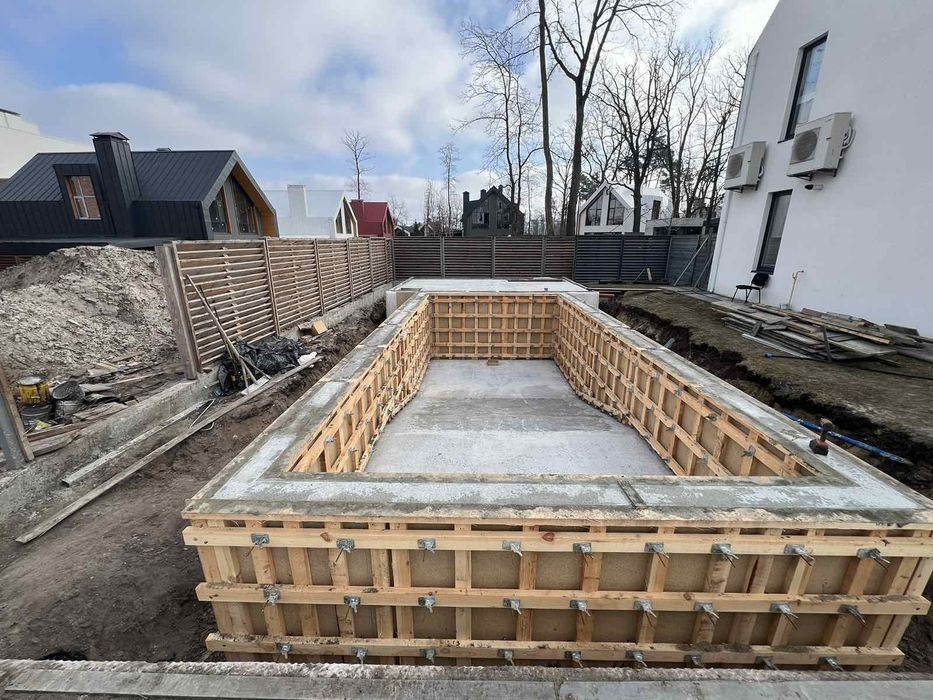 Будівництво басейну  ( залізобетонна чаша)