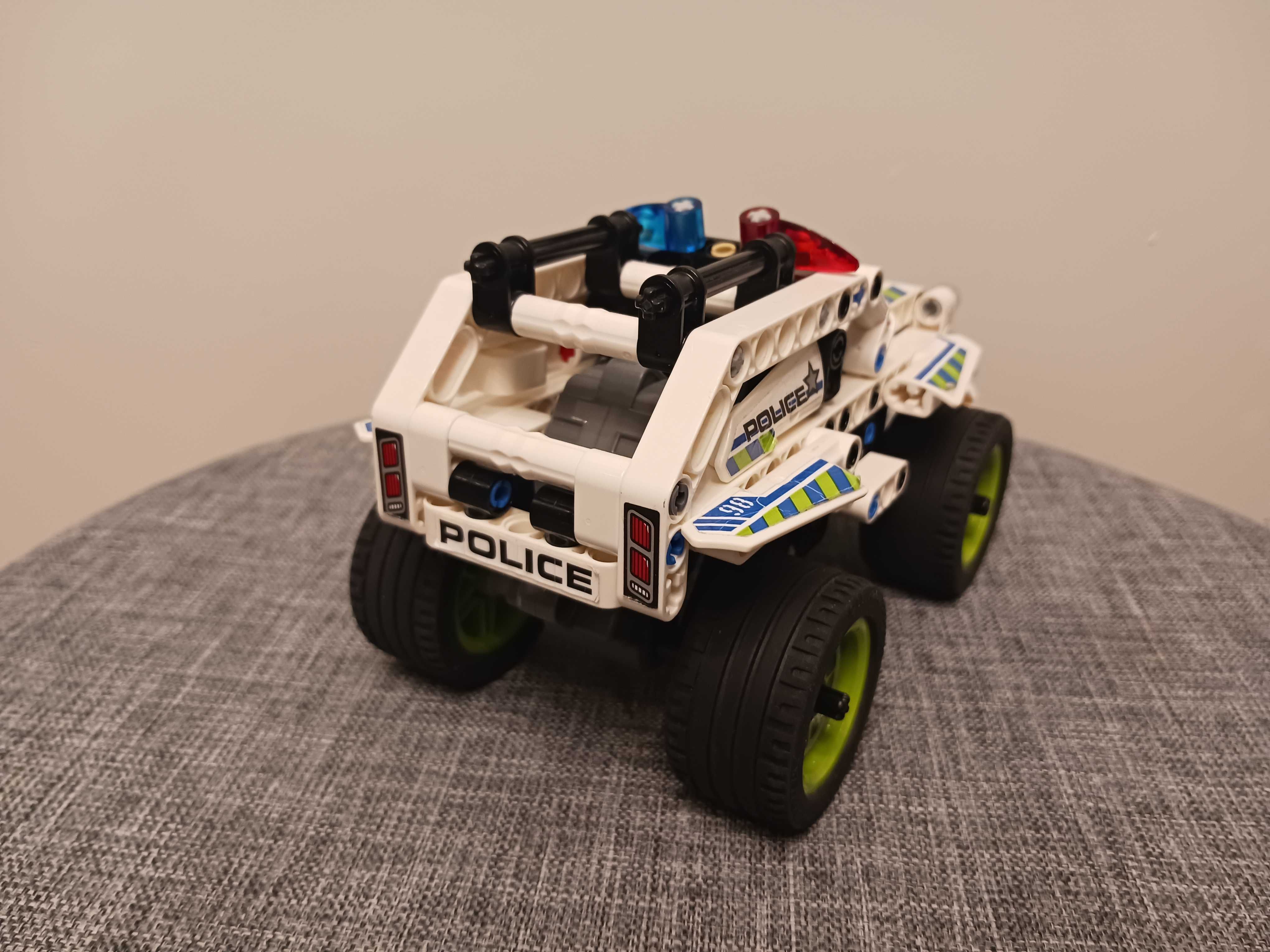 LEGO TECHNIC 42047 z napędem - Radiowóz pościgowy, klocki lego