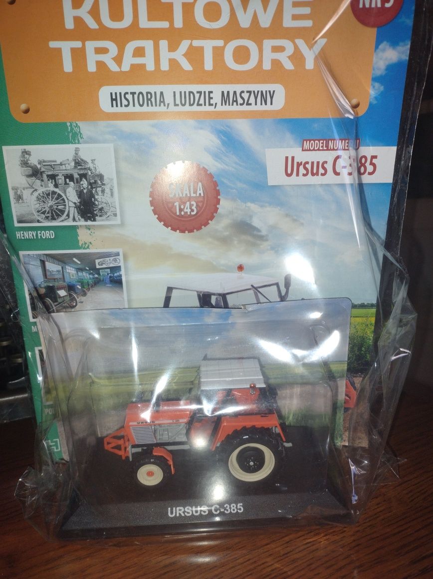 Model  Traktor URSUS C-385 Hachette