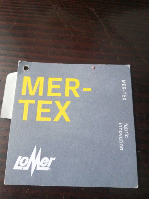 Трекінгові кросівки