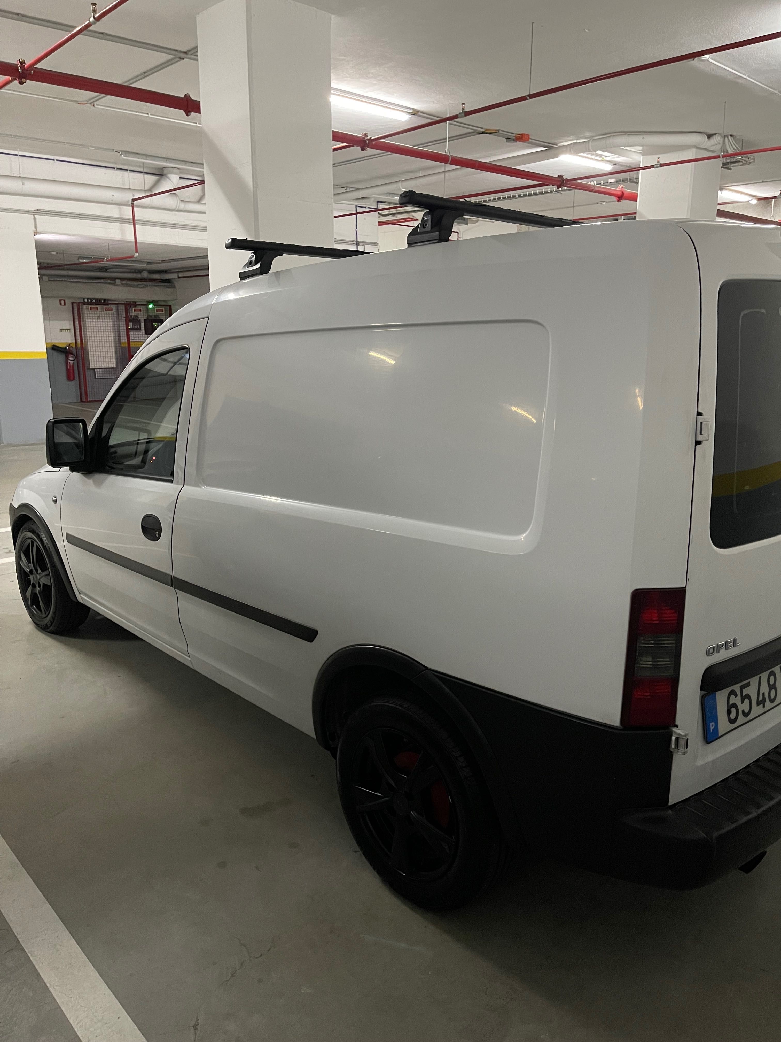 Opel Combo 1.7 muito conservada
