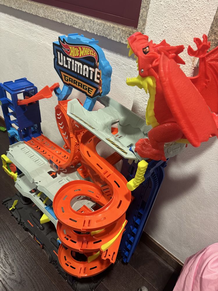Pista Ultimate Garage HotWheels