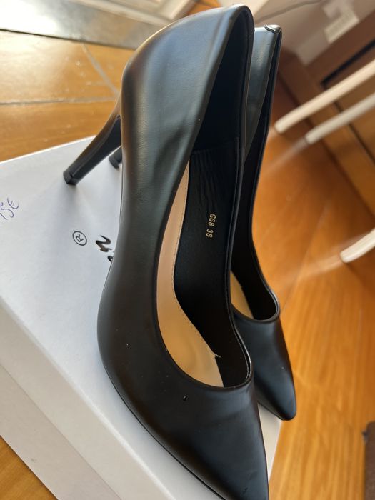 Sapato preto salto novo