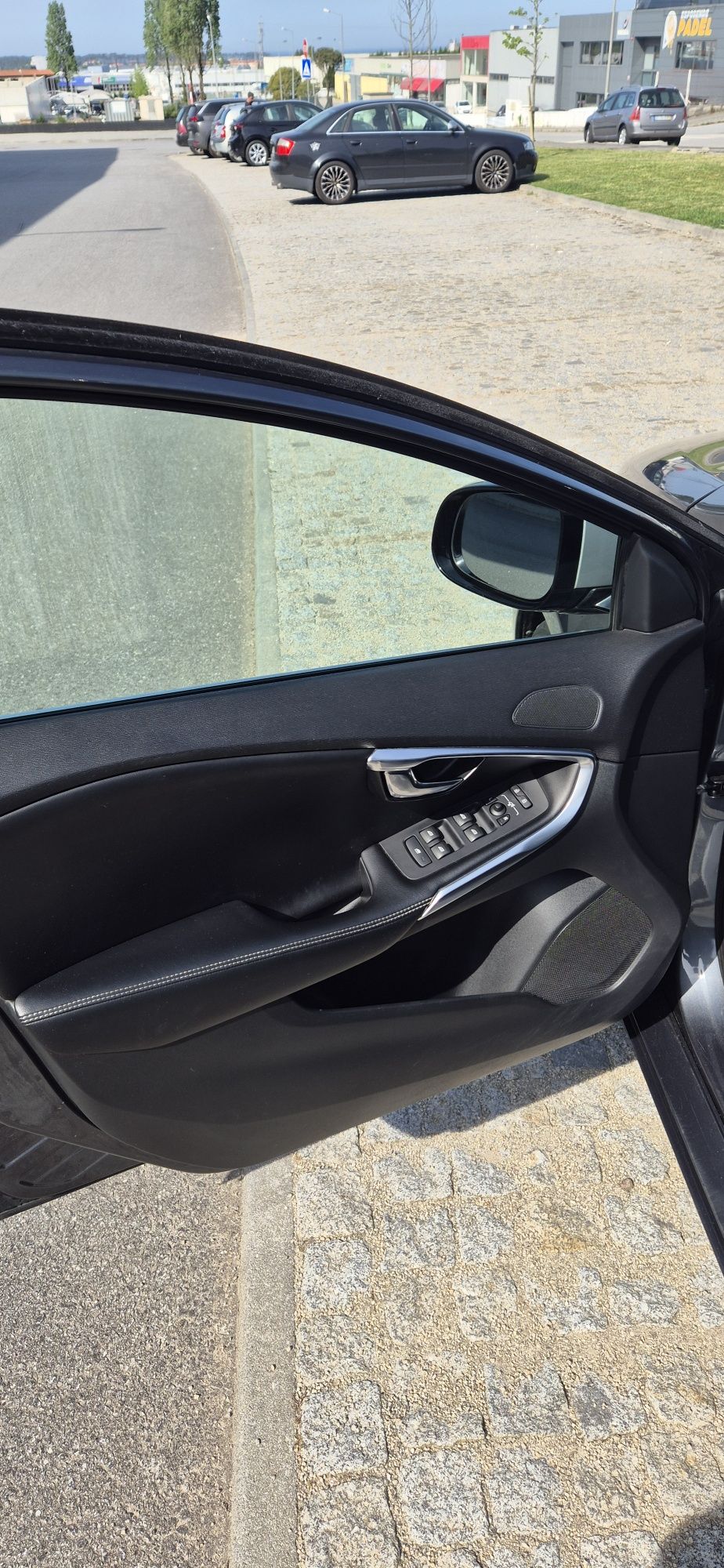 Volvo v40 R-Design D2
