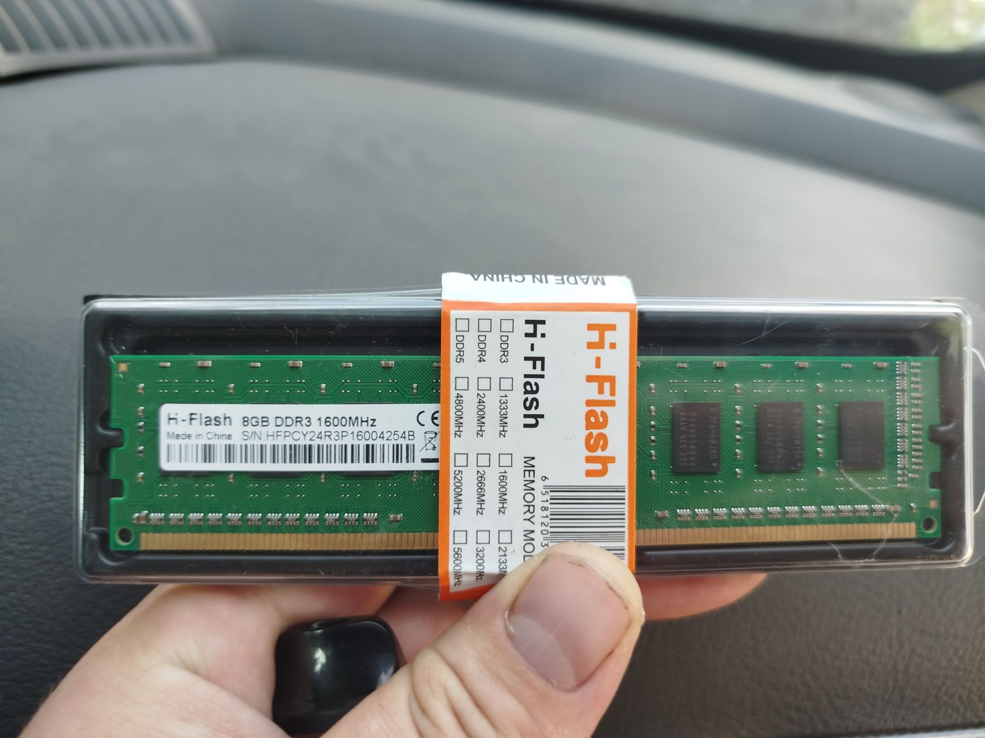 Оперативна память 8гб ddr3 одной плашкой(нова)