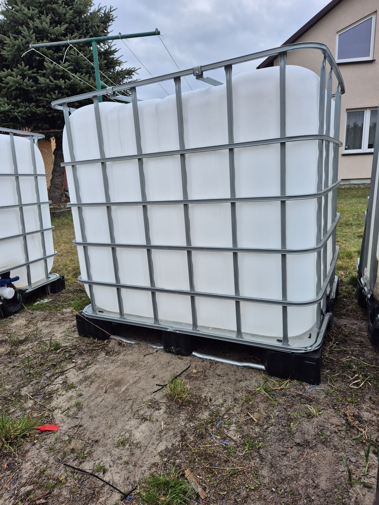 Mauzer 1000l na palecie