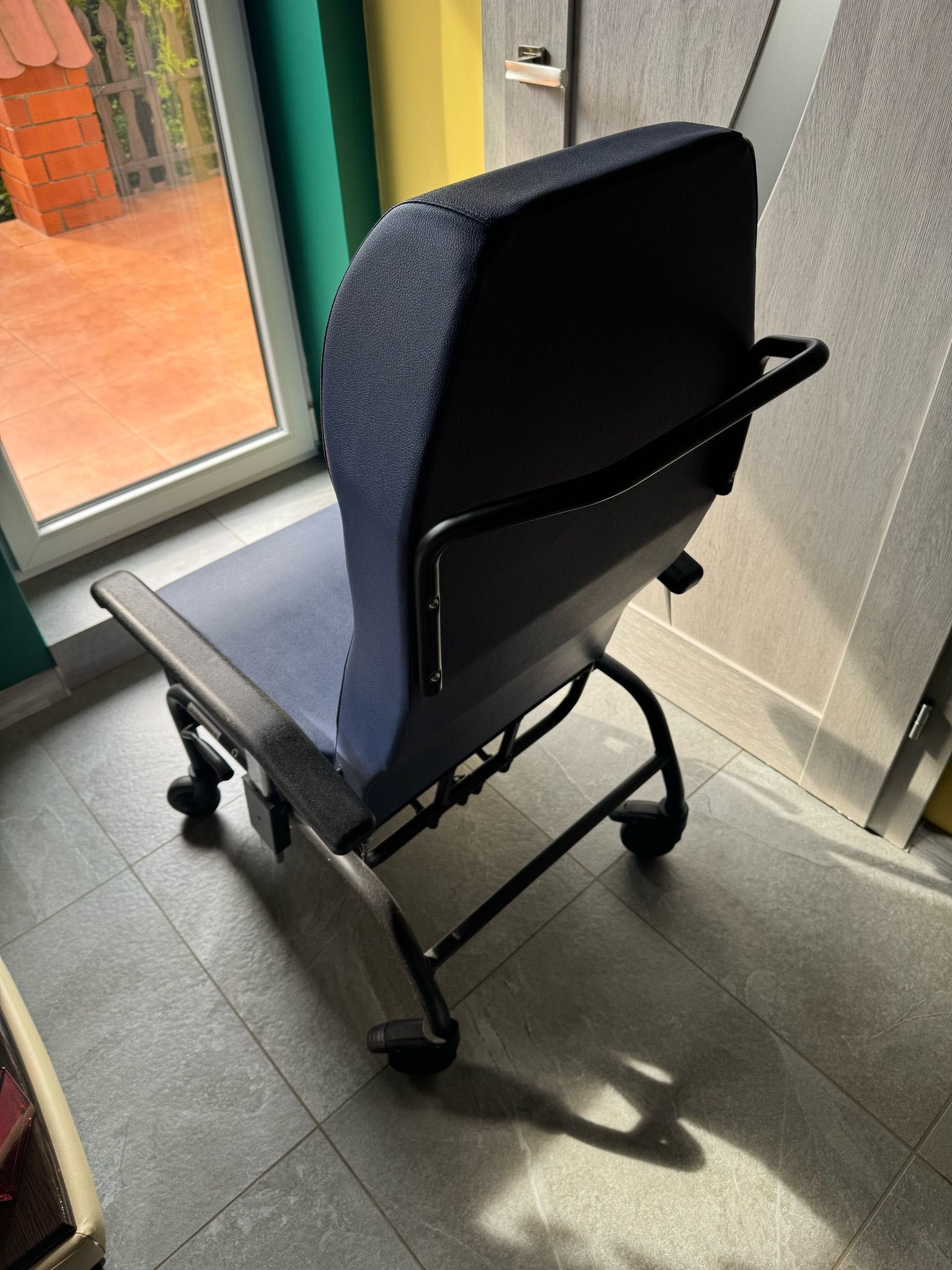 Normandie fotel geriatryczny - kozetka dla osób starszych