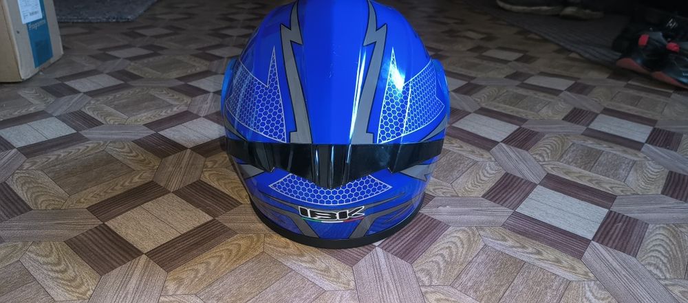 Продам мотошолом