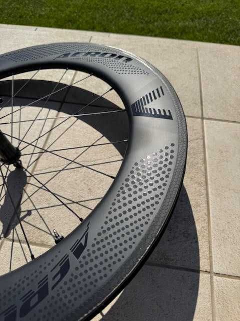 AERON V8 + AERON X carbon: шосейне карбонове колесо 88мм + диск