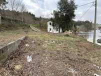 Terrenos em boelhe junto ao rio