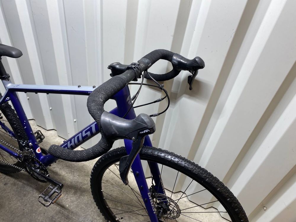 На осях Гравійний М 28 Ghost Asket EQ 2023 shimano Sora вилка Carbon