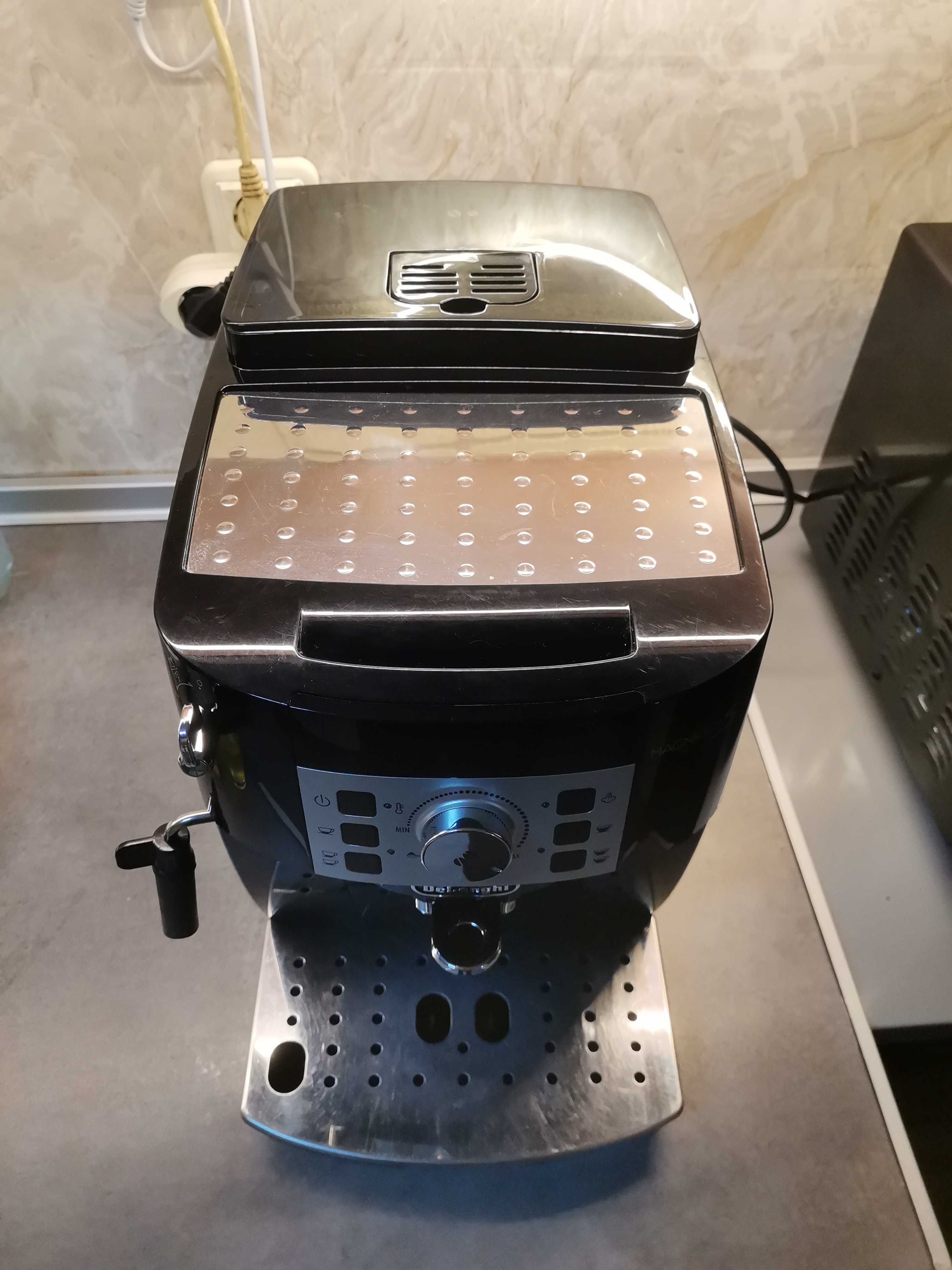 Delonghi Magnifica S - Máquina Café 100% Automática + Capuccino