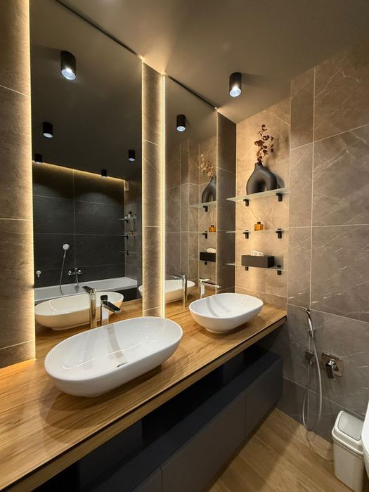 Продаж котеджу з дизайнерським ремонтом та меблями