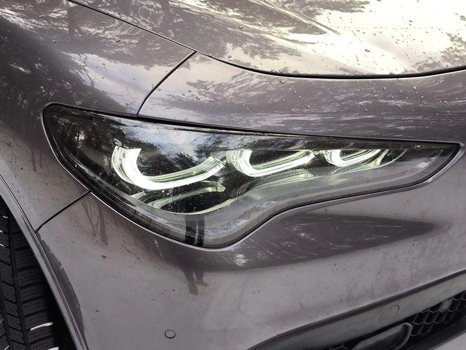 Alfa Romeo Stelvio Retrofit 2023 2024 światła LED bogato wyposażona