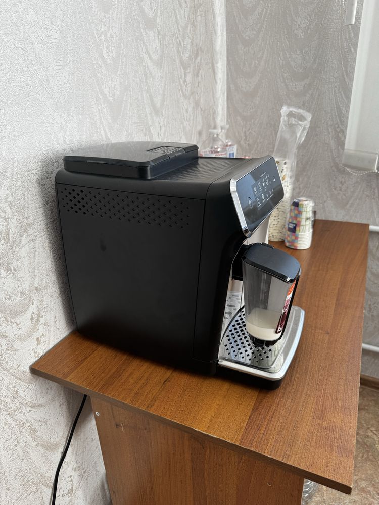 Кавомашина Philips 2200 EP2235