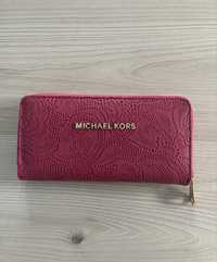 Damski portfel duży zasuwany ażurowy Michael Kors różowy