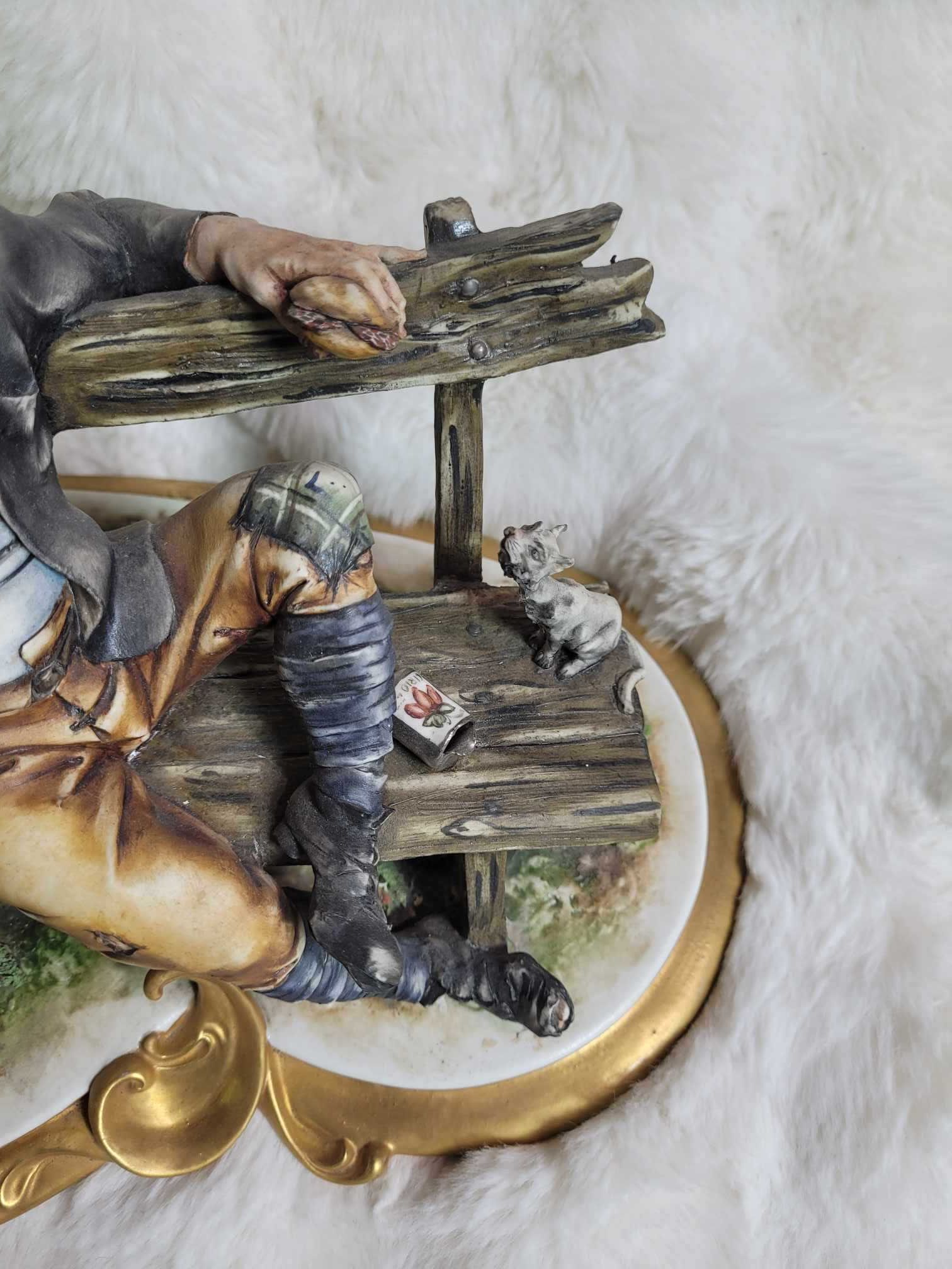 Stara Włoska figurka porcelanowa " Pan żul i kot"