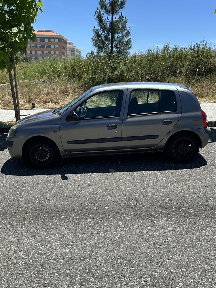 Renault Clio II 1.2 16V - 2003 | Ar Condicionado | Mecânica Revista
