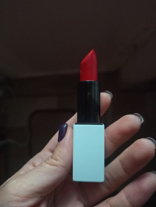 Помада Amway нова