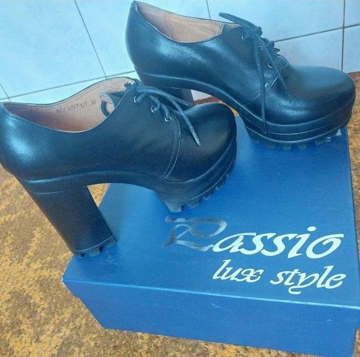 Шкіряні ботильйони осінні ботиночки черевики 38 розмір 24 см ідеальний