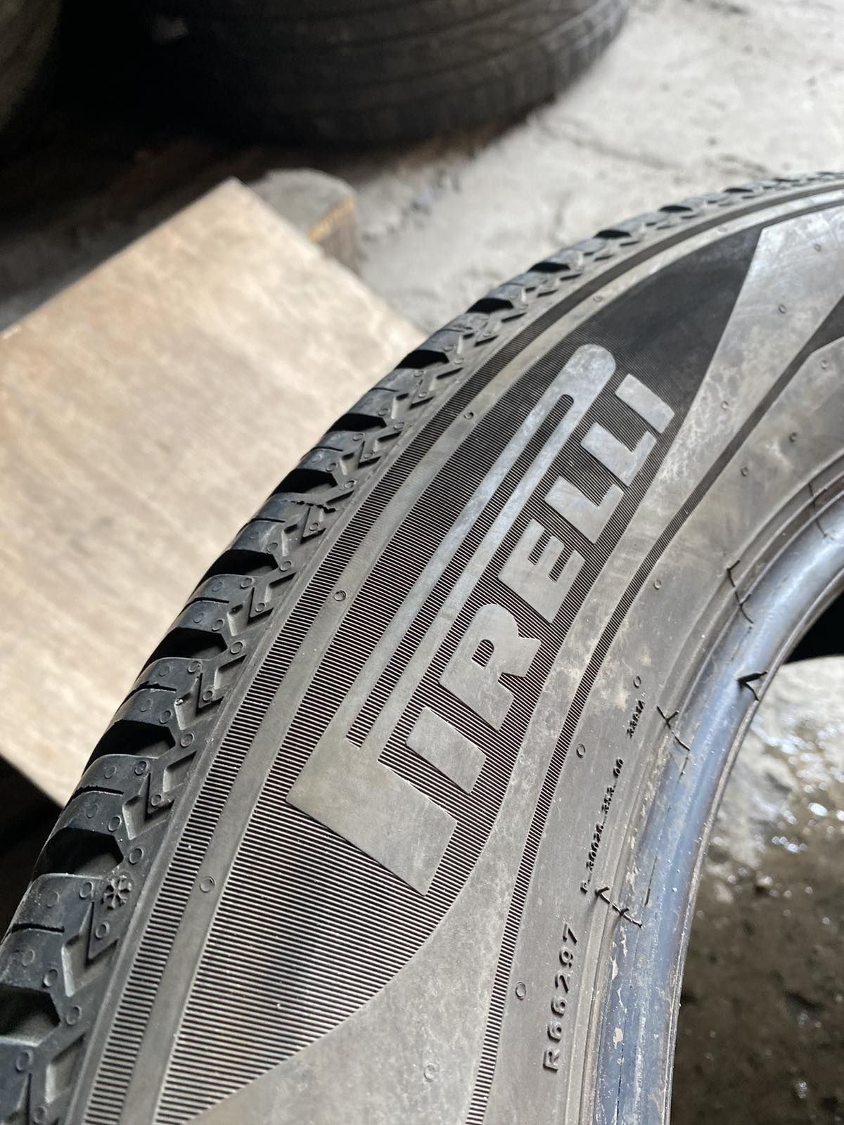 225.60.17 Pirelli 2шт БУ склад шины резина из Европы всесезон 60 R17