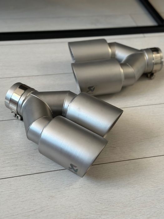 Насадки на выхлоп двойная насадка Akrapovic банка выхлоп глушитель