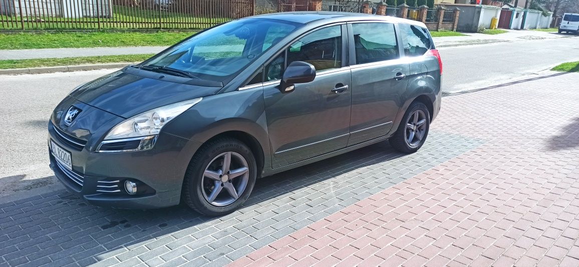 Peugeot 5008 1,6 HDi zarejestrowany w pl 13 rok