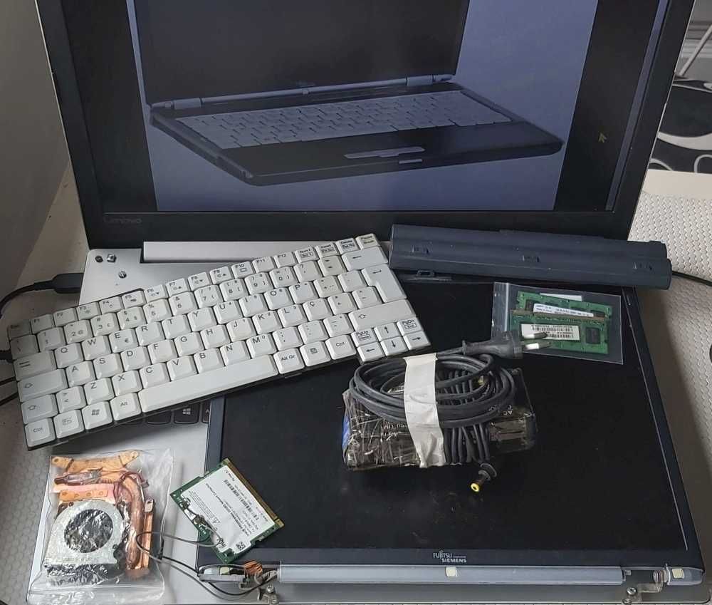 Fujitsu Siemens Lifebook S7020 - Peças: teclado, monitor, bateria...